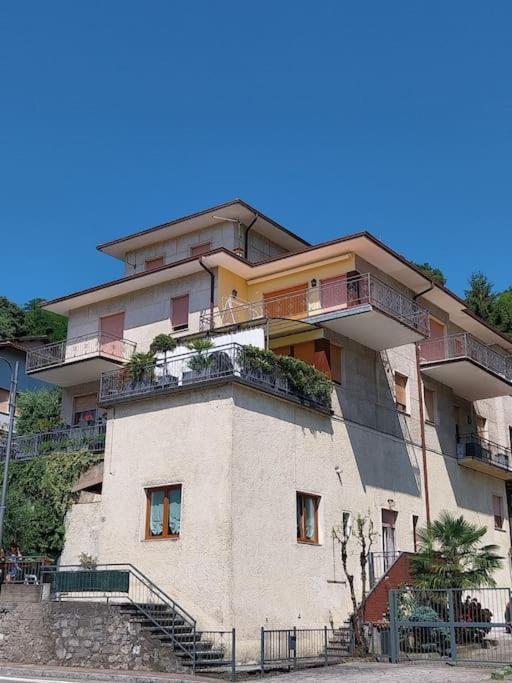 Ferienwohnung Casa Elly Riva di Solto Exterior foto